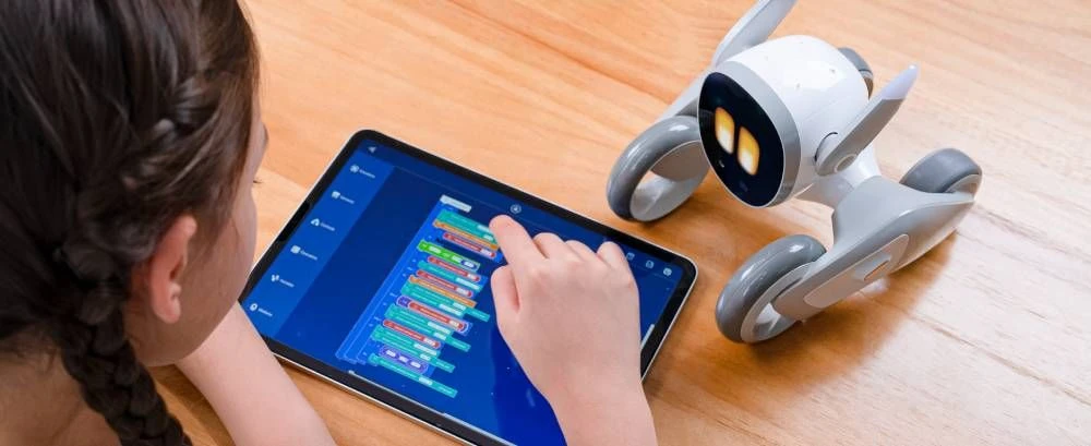 Loona EPP3.0 robotkutya AI GPT-4 hangutasítás gesztusfelismerés