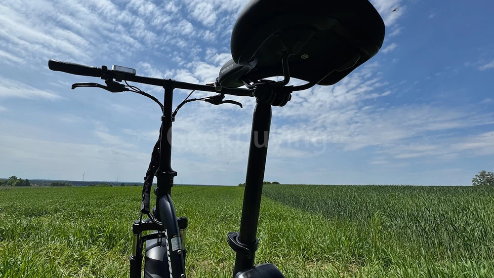 Touroll S2 Vélo électrique, puissance maximale de 650 W, batterie 48 V 15 Ah, pneu 20 x 4,0 pouces, vitesse maximale de 25 km/h, autonomie maximale de 150 km, frein à disque mécanique et frein électrique, amortisseur mécanique, Shimano 7 vitesses