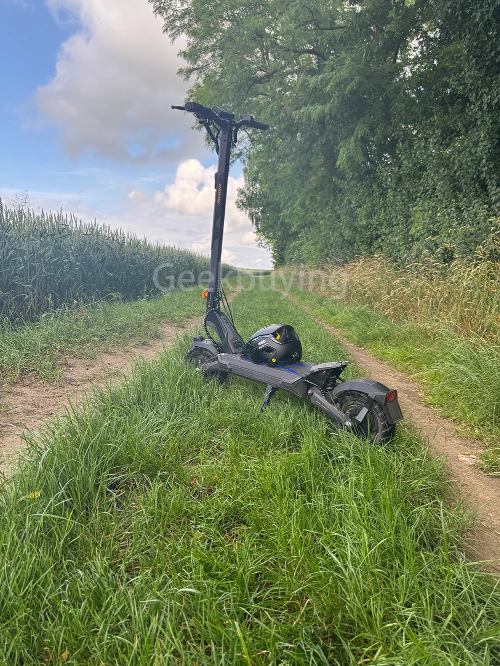 Ausom L2 Max Trottinette électrique, moteur 2 x 1 000 W, batterie 48 V 20,8 Ah, pneus 3 x 10 pouces, vitesse maximale 65 km/h, autonomie 90 km, freins à disque avant et arrière, suspension à bras oscillant, support AirTag dissimulé