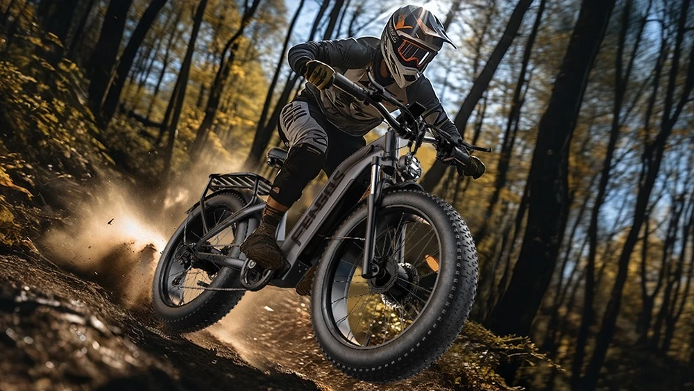 Vélo électrique FENGQS H2, moteur 2 x 1000 W, batterie 52 V 20 Ah, pneus 26 x 4 pouces, vitesse maximale 50 km/h, autonomie maximale 145 km, freins à disque hydrauliques, suspension avant, transmission Shimano 7 vitesses - Gris