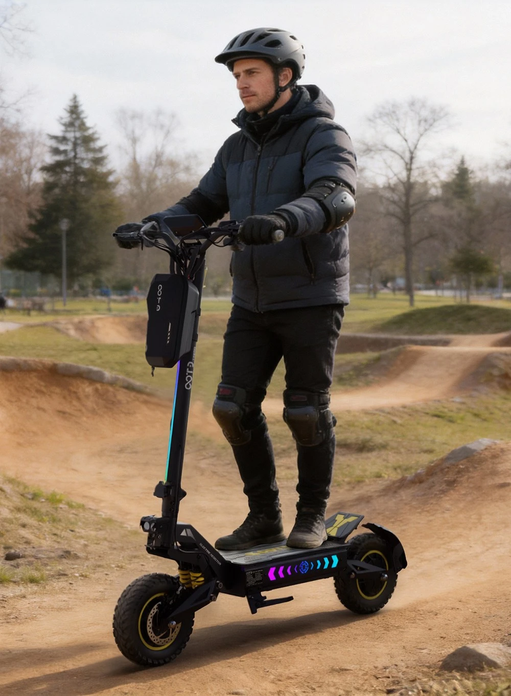 Trotinetă electrică OOTD T10 Pro, 2 motoare de 1300 W, baterie de 52 V și 23,4 Ah, anvelope de 11 inch, viteză maximă de 65 km/h, autonomie de 70 km, frâne hidraulice cu disc, suspensie cu arc