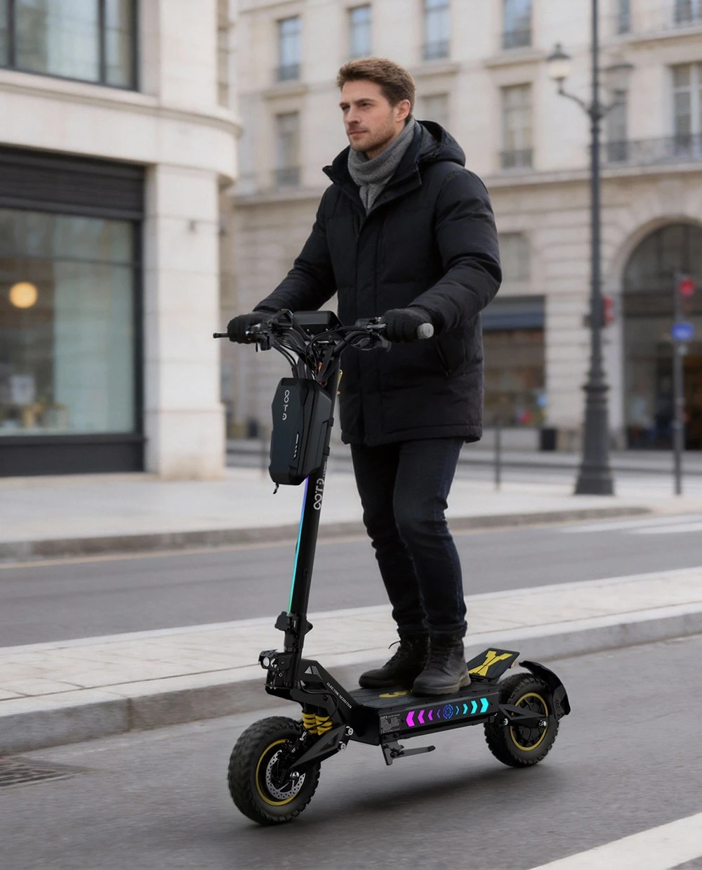 Trotinetă electrică OOTD T10 Pro, 2 motoare de 1300 W, baterie de 52 V și 23,4 Ah, anvelope de 11 inch, viteză maximă de 65 km/h, autonomie de 70 km, frâne hidraulice cu disc, suspensie cu arc