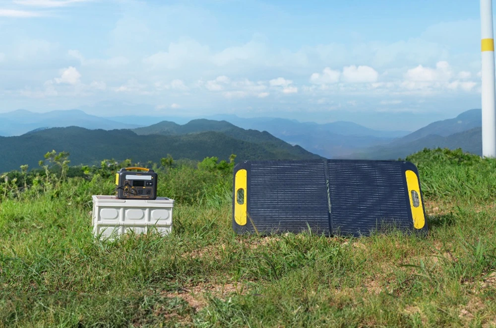 VTOMAN VS110 110W Foldable Solar Panel, 23% High-Efficiency Monocrystalline Cells, IP67 Waterproof ETFE Surface, Adjustable Kickstand, MC4 Connector for Portable Power Stations