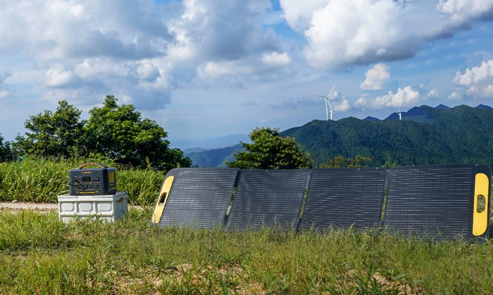 VTOMAN VS200 200W Foldable Solar Panel, 23% High-Efficiency Monocrystalline Cells, IP67 Waterproof ETFE Surface, Adjustable Kickstand, MC4 Connector for Portable Power Stations