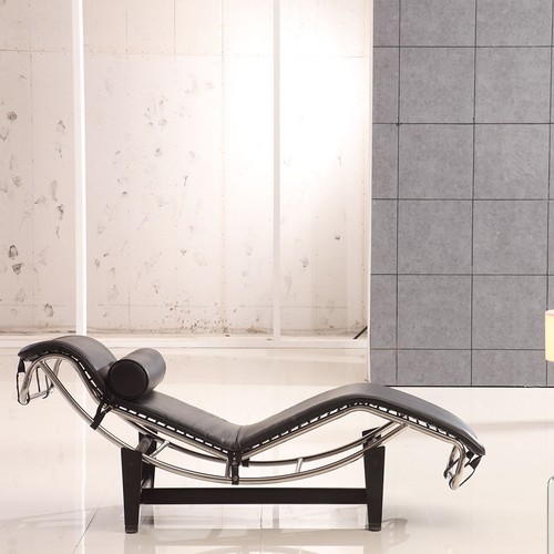 Le Corbusier LC-4 Style Recliner with Adjustable Headrest Black