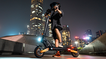Ist es sicher, nachts mit einem E-Scooter zu fahren?