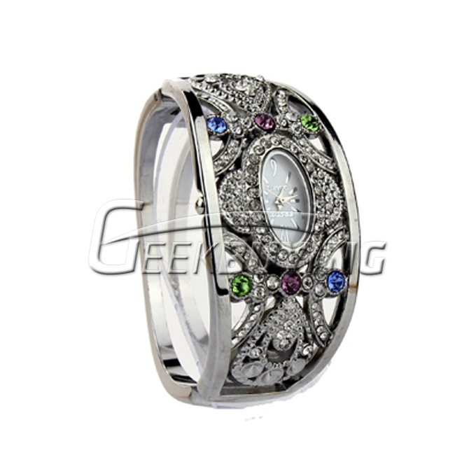 Fashion Latest Style Women Diamond Stainless Steel Bracelet Wrist Watch - Silver