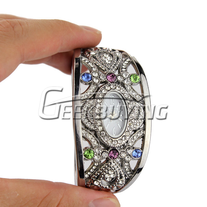Fashion Latest Style Women Diamond Stainless Steel Bracelet Wrist Watch - Silver