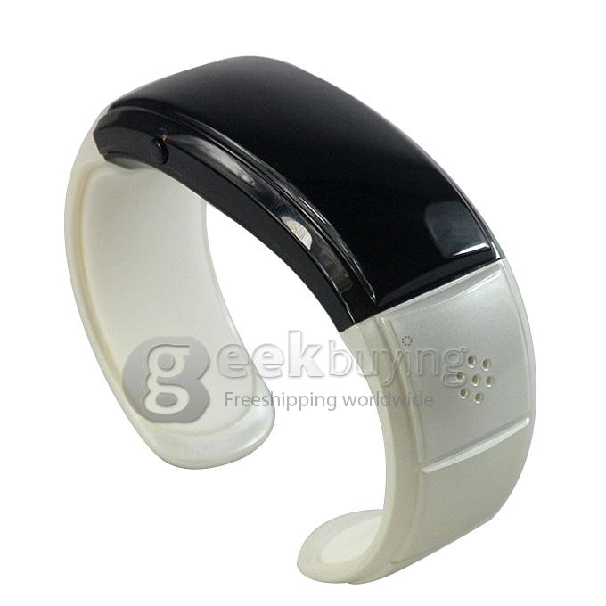 New 2014 QT19 Studio Games Bluetooth Bracelet with Incoming Call Display, Call Answering & Anti-Lost Function - White