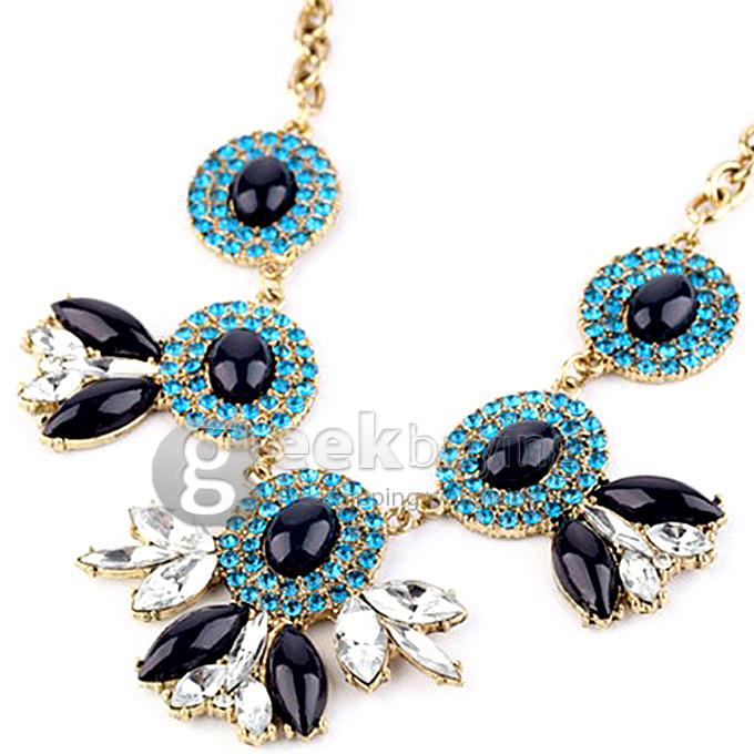 Graceful Jewels Crystals Pendant Necklace for Women - Blue