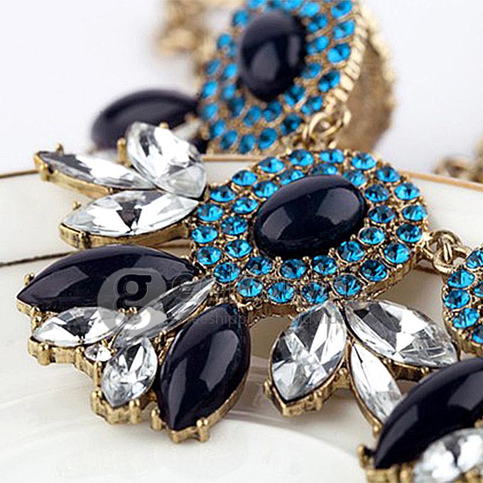 Graceful Jewels Crystals Pendant Necklace for Women - Blue