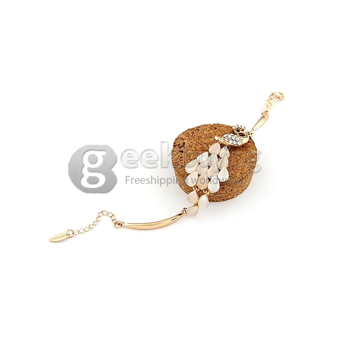 Fashion High Quality Shining Cat Eye Peacock Shaped Alloy Bracelet