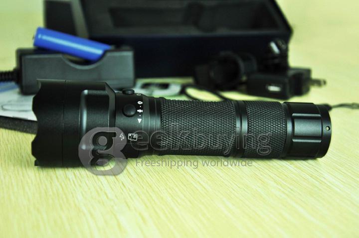 720P HD Police Equipment Waterproof LED HD Flashlight DVR with Speaker