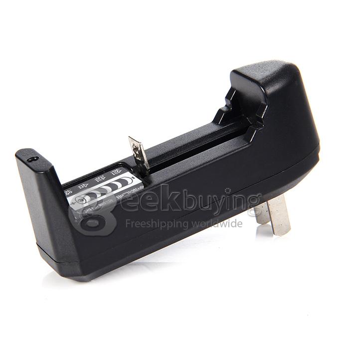 Multifunctional Universal 3.7V e Battery li-ion Charger for 18650, 14500,10440, 16340