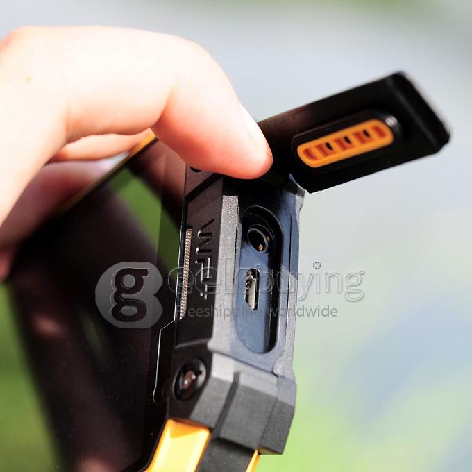 IMAN i6 4.7 Inch Smartphone IP68 Waterproof Walkie Talkie Android 4.4 MTK6592 Octa Core 2GB 32GB NFC - Yellow