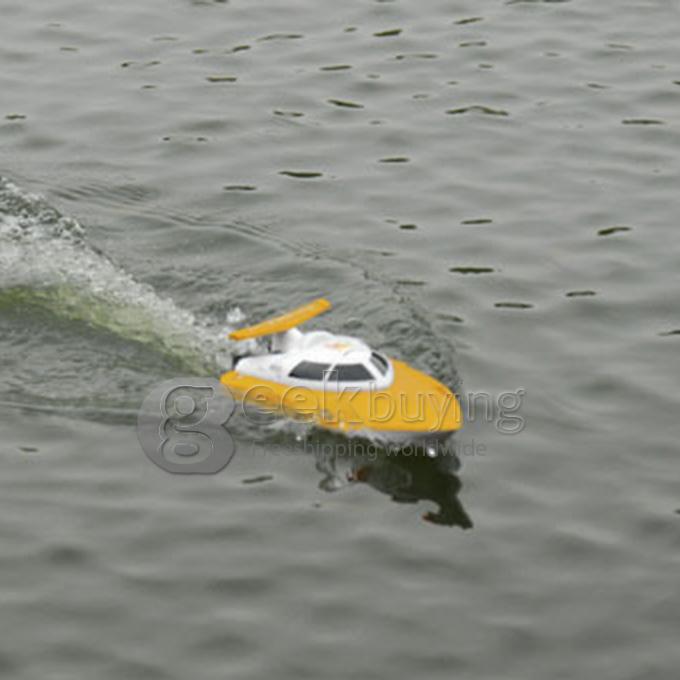 FT007 RC Yacht 4CH 2.4G 20KM/H OMNI Direction High Speed Racing Boat - Yellow