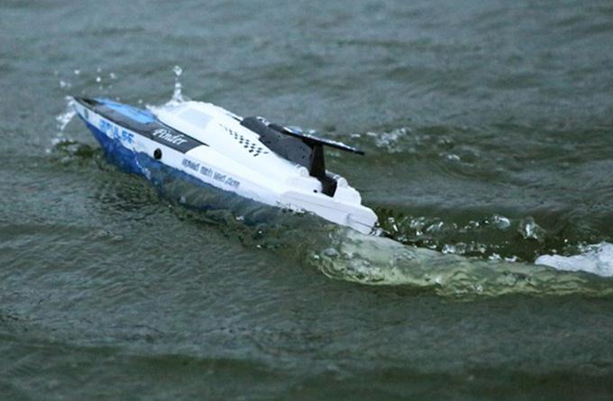 WLToys WL912 2.4G Radio Control 24KM/H RC Speed Racing Boat - White