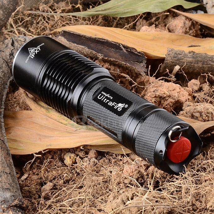 UltraFire LZZ-F13 IPX7 Waterproof Cree XM-L U2 700lm 5-Mode Cool White Flashlight - Black