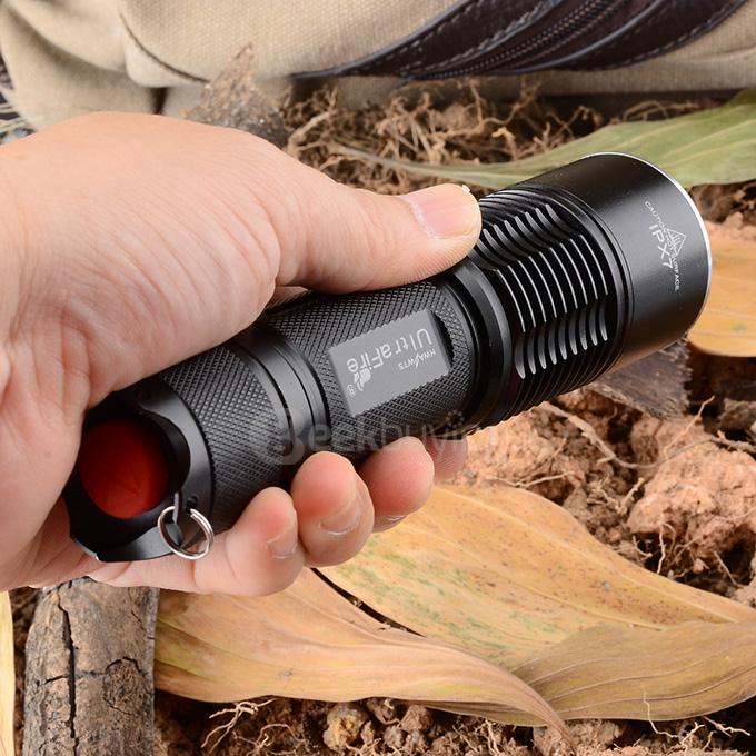 UltraFire LZZ-F13 IPX7 Waterproof Cree XM-L U2 700lm 5-Mode Cool White Flashlight - Black