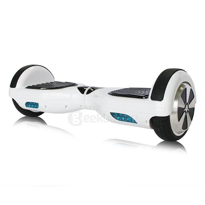 6.5 Inches 2200mAh Dual Wheel Self Balancing Scooter Electric Urban Shredder Drifting Board with Bumper - White
