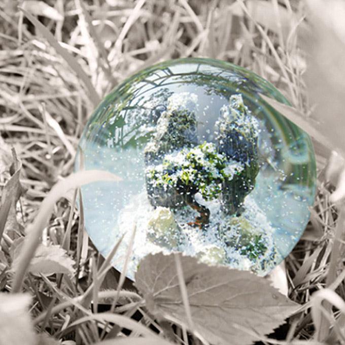 Creative Bramble Crystal Ball Snow Globe