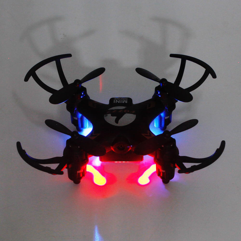 FQ777 951C 0.3MP Camera 3D Roll 2.4G 4CH 6Axis RC Quadcopter RTF - Black