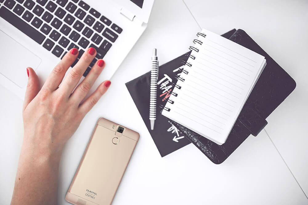 [HK Stock]OUKITEL K6000 Pro 5.5inch LTPS 2.5D FHD 4G 6000mAh Android 6.0 Smartphone 64-Bit MTK6753 Octa Core 3GB 32GB 16.0MP Touch ID Flash Charge OTG - Gold