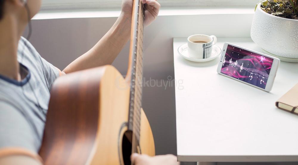 [HK Stock] Doogee Y6 MAX 6.5 Inch FHD 2.5D Screen Android 6.0 4G+ LTE Smartphone MT6750 64-Bit Octa core 3GB RAM 32GB ROM 13.0MP Touch ID - Silver