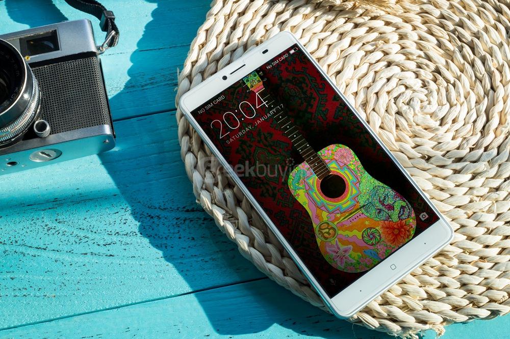 [HK Stock] Doogee Y6 MAX 3D 6.5 Inch FHD 2.5D Screen Android 6.0 4G+ LTE Smartphone MT6750 64-Bit Octa Core 3GB RAM 32GB ROM 13.0MP Touch ID - Silver