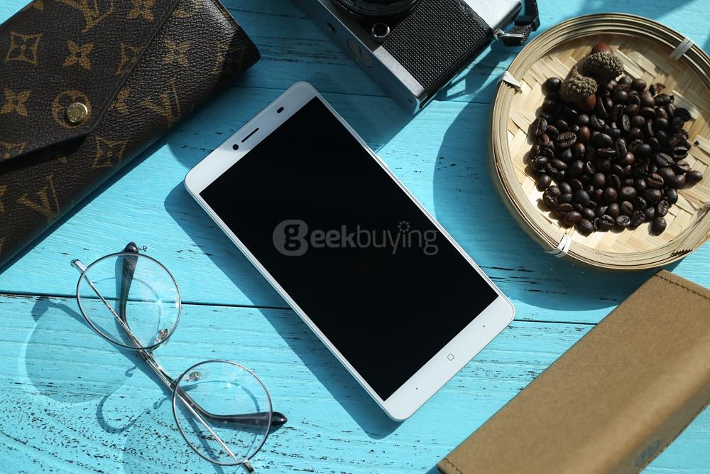 [HK Stock] Doogee Y6 MAX 3D 6.5 Inch FHD 2.5D Screen Android 6.0 4G+ LTE Smartphone MT6750 64-Bit Octa Core 3GB RAM 32GB ROM 13.0MP Touch ID - Silver