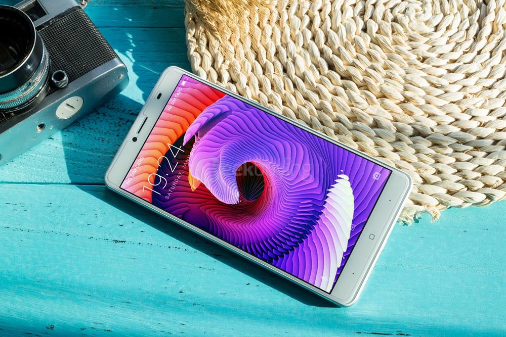 [HK Stock] Doogee Y6 MAX 3D 6.5 Inch FHD 2.5D Screen Android 6.0 4G+ LTE Smartphone MT6750 64-Bit Octa Core 3GB RAM 32GB ROM 13.0MP Touch ID - Silver