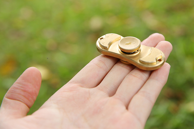 UltraFire Copper Hand Spinner Bearing Gyro Focus EDC Toy for Killing Time