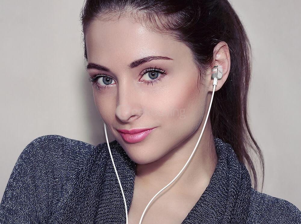 OVEVO S8 Wired In-ear Earphones - Black