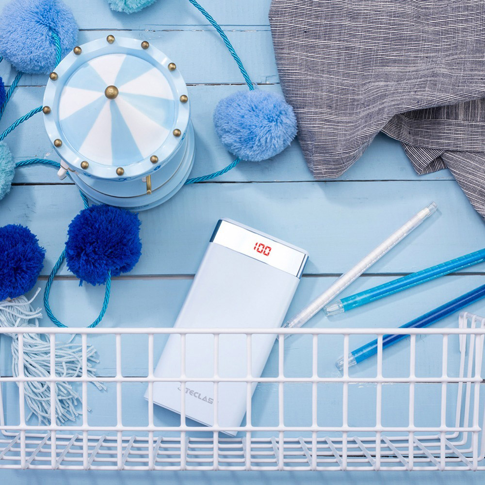 Teclast T200CF 20000mAh Power Bank with LED Digital Display Dual USB Ports - White