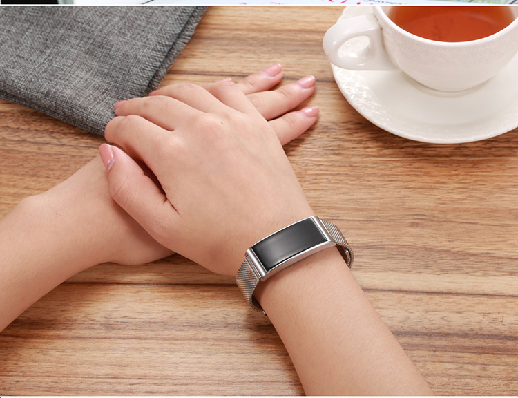 Makibes X3  Smart Bracelet Heart Rate/Blood Pressure Monitor Bluetooth Water Resistant IP68 Compatible with iOS Android  - Black