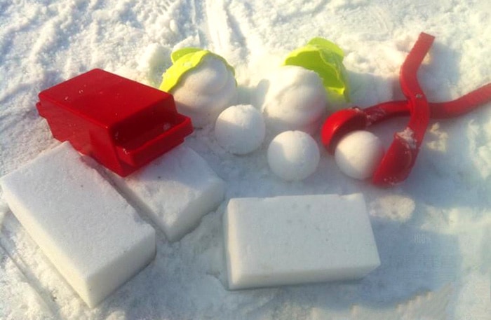 Funny Plastic Snowball Clip Snowball Maker Scoop Tool - Red