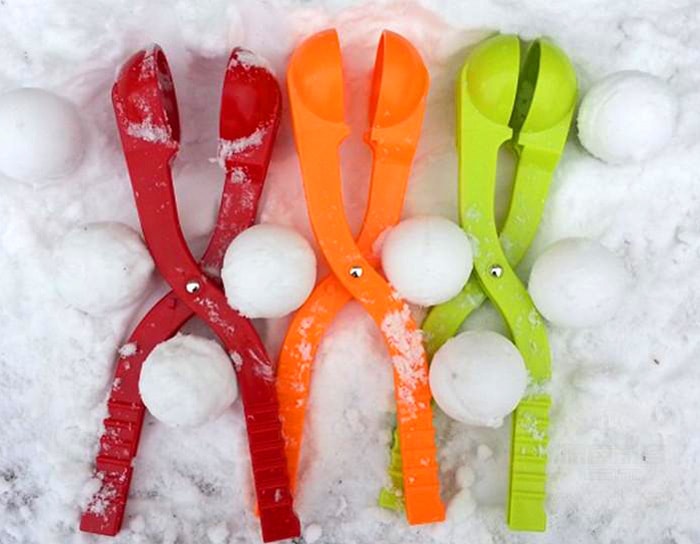 Funny Plastic Snowball Clip Snowball Maker Scoop Tool - Red