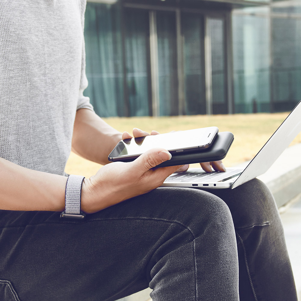 Tronsmart AirAmp 10000mAh Hybrid Wireless Charging Power Bank for Samsung Galaxy Series S9/S9 Plus iPhone 6/7/8 iPhone X - Black