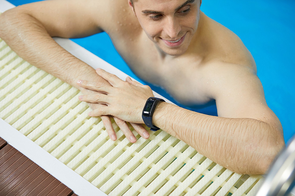 [Italy Stock]Makibes G03 Plus Smart Bracelet Built-in GPS Color Screen Dynamic Heart Rate Monitor IP68 Water Resistant Bluetooth Compatible With IOS Android - Black