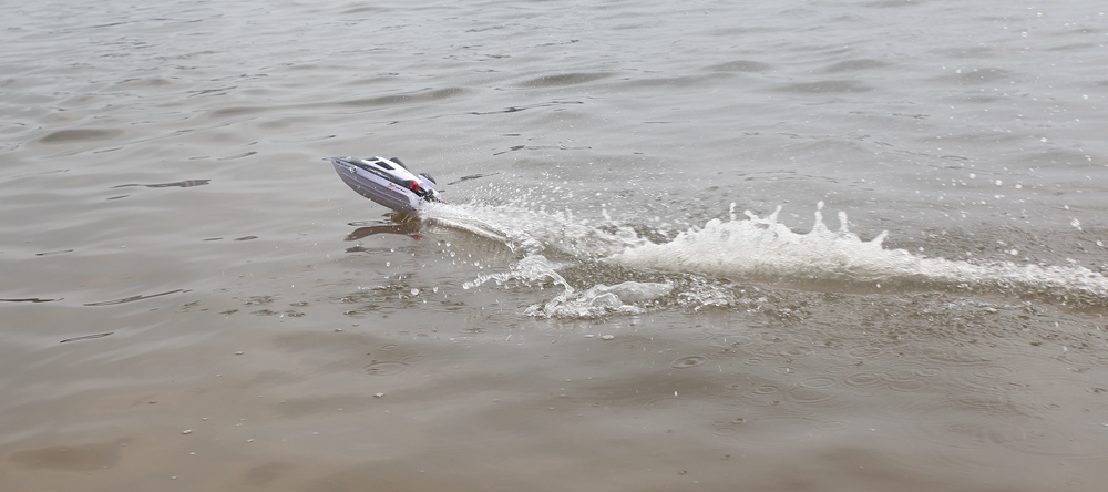 HJ806 2.4G High Speed 35km/h RC Boat Built-in Water Cooling System - Red