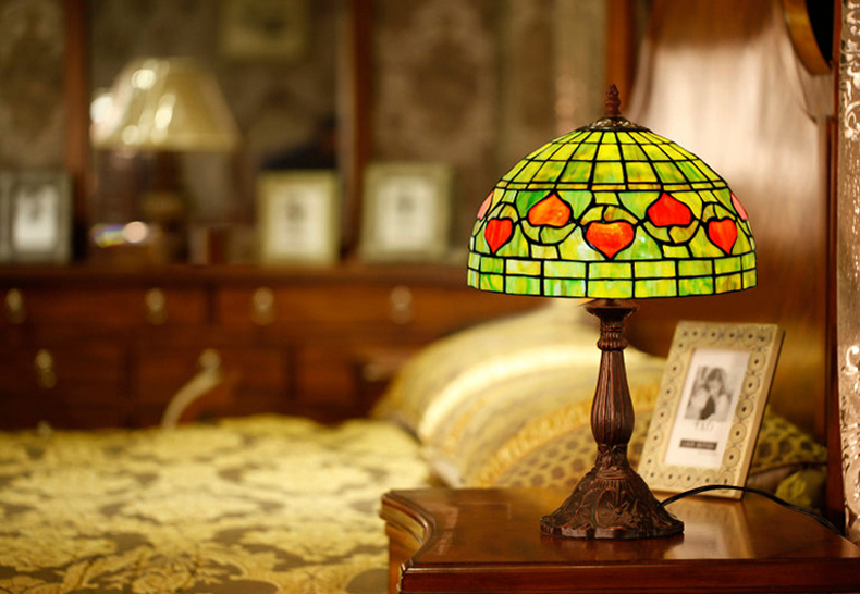 FUMAT Tiffany Style Stained Glass Table Lamp - Romantic Blue Tulip Design