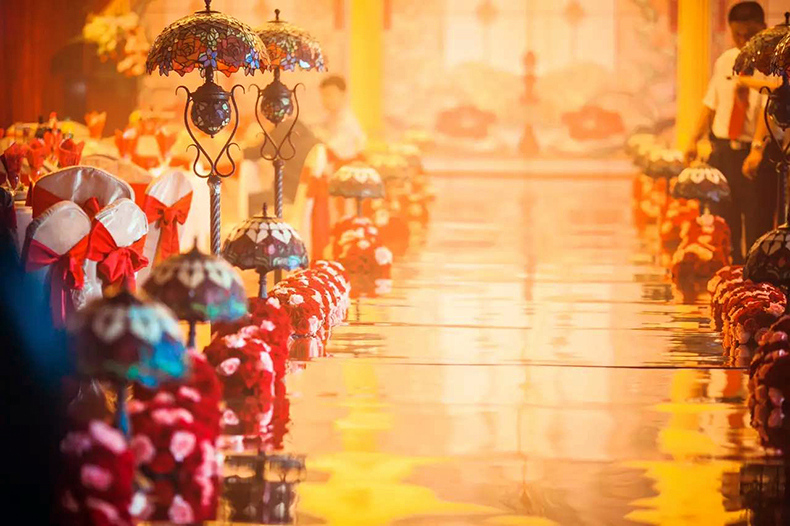 FUMAT Tiffany Style Stained Glass Table Lamp - Romantic Blue Tulip Design