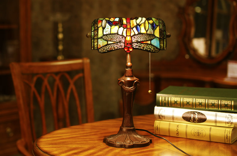 FUMAT Tiffany Style Butterfly Bank Light Red Table Lamp