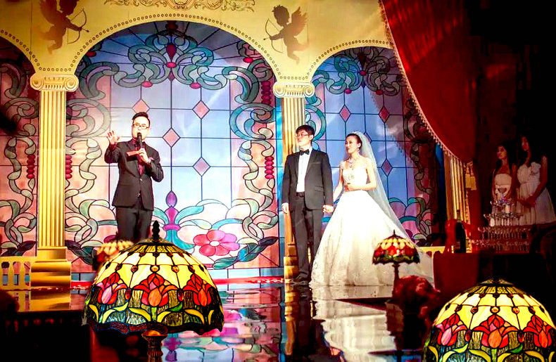 FUMAT Tiffany Style Stained Glass Table Lamp - Romantic Blue Tulip Design