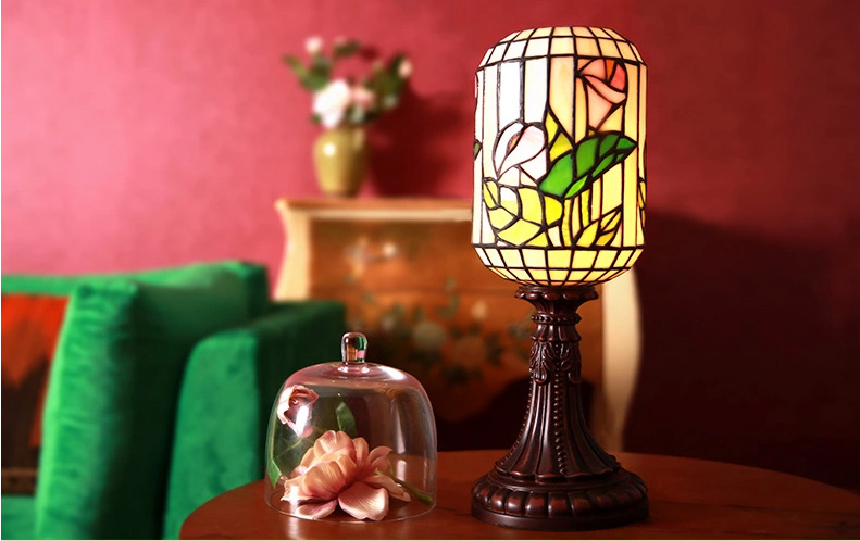 FUMAT Tiffany Style Stained Glass Table Lamp - Chinese Style Retro Red Plum Design