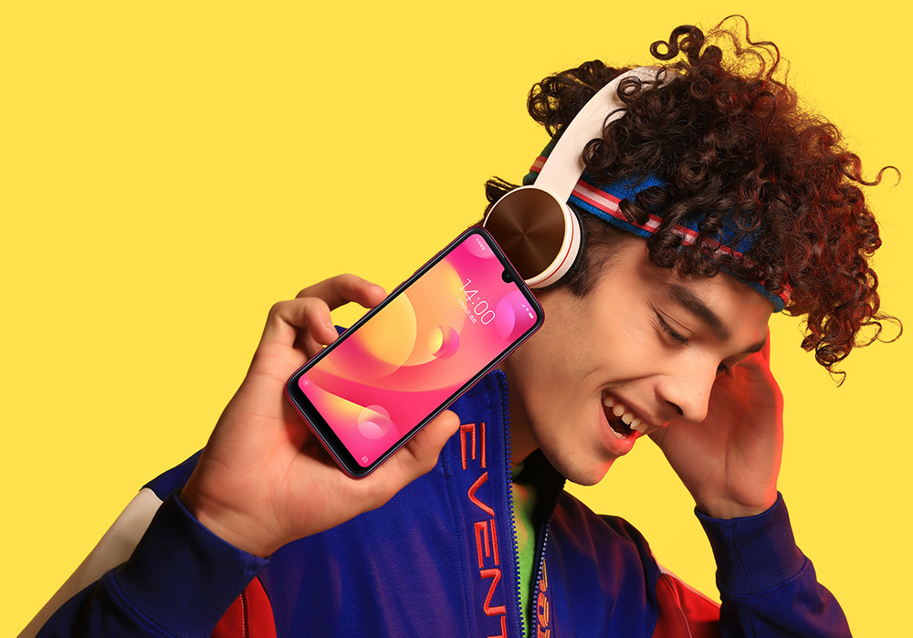 Xiaomi Mi Play 5.84 Inch 4G LTE Smartphone MTK P35 4GB 64GB 12.0MP+2.0MP Dual Rear Cameras MIUI 10 Touch ID - Red