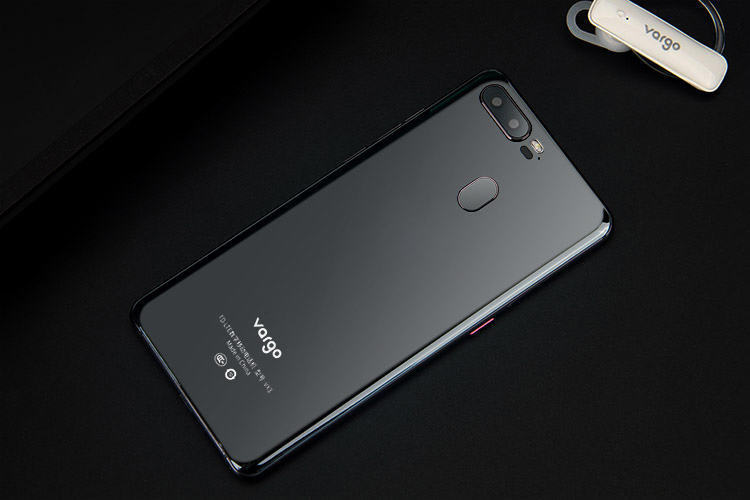 Vargo VX3 5.7 Inch 4G LTE Smartphone MTK6757 6GB 128GB Dual 13.0MP Rear Cameras Android 7.1 Type-C Touch ID - Blue