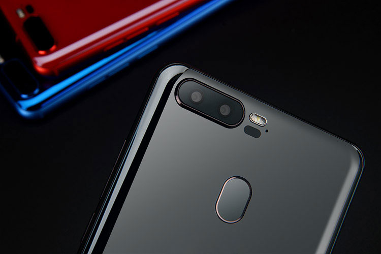 Vargo VX3 5.7 Inch 4G LTE Smartphone MTK6757 6GB 128GB Dual 13.0MP Rear Cameras Android 7.1 Type-C Touch ID - Blue