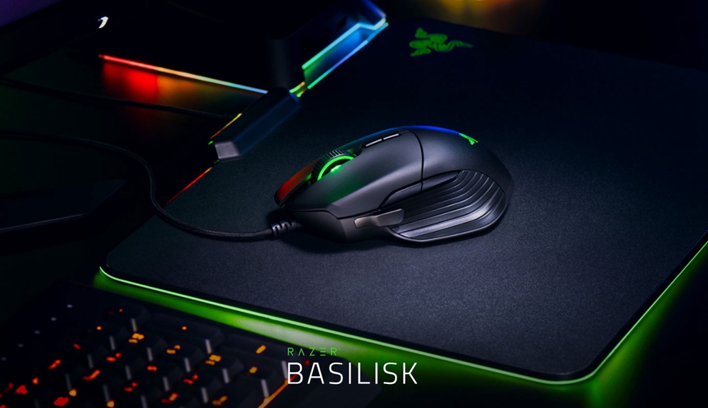 Razer Basilisk Wired Mouse Chroma Enabled RGB FPS 16000 DPI Customizable Scroll Wheel Resistance Gaming - Quartz Pink