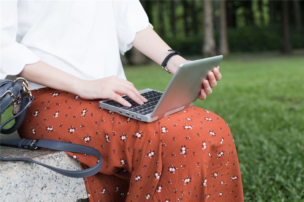 Topjoy Falcon 8-Inch Mini Laptop Intel&reg; Pentium&reg; Silver N5000 Quad-core IPS Screen 1920*1200 8GB RAM 256GB SSD Windows 10 - Silver